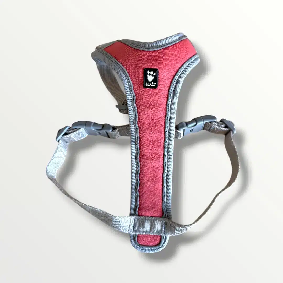 Hurtta Padded Dog Harness Cherry in 'Very good' condition, light grey and light red nylon. Fits chest circumference 35-45 cm.